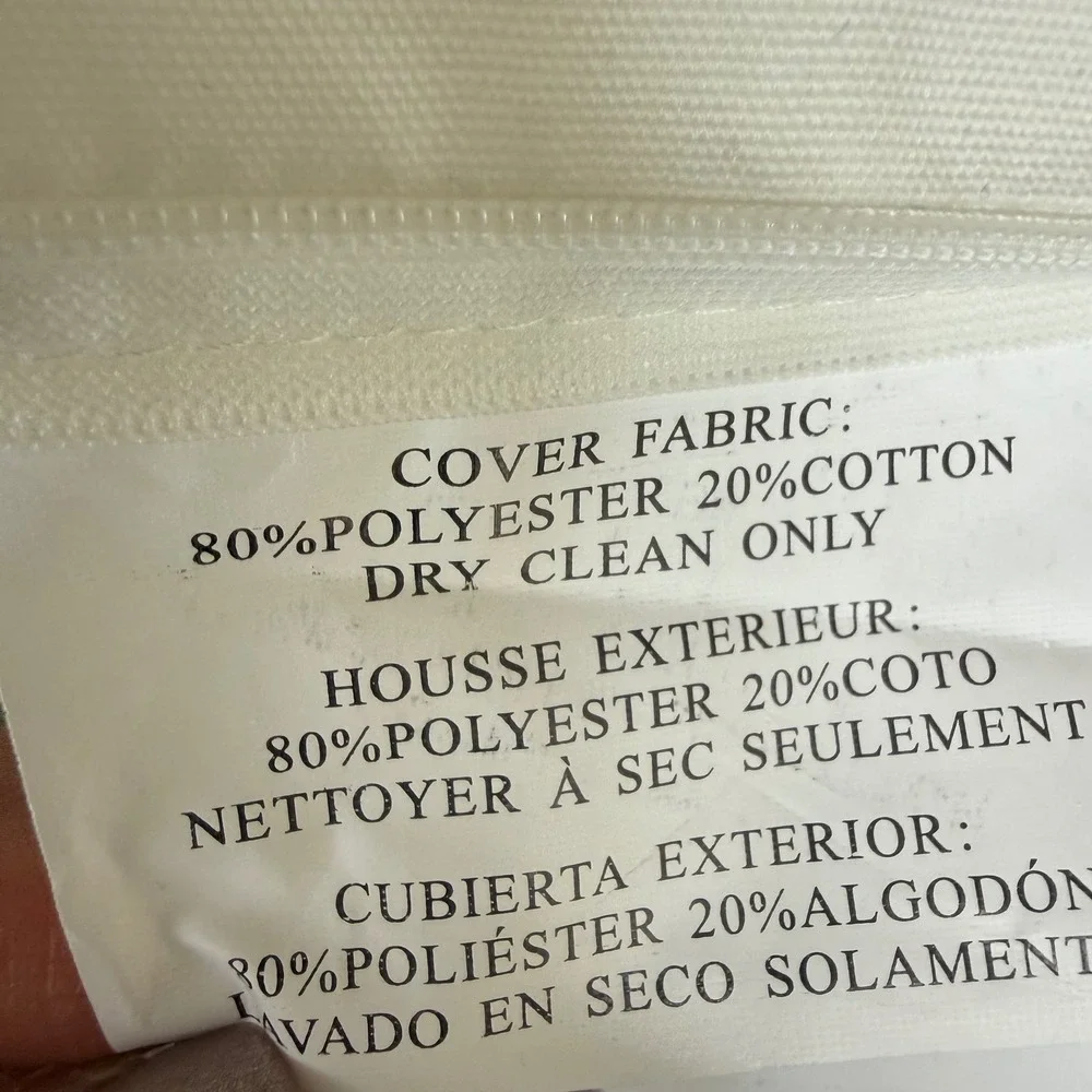 Michaels Stores Green White Crochet Scallop Throw Pillow‎ 17x17 Square Accent